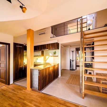 Rooftop Triplex Apartment In Centre Hradec Králové Екстериор снимка