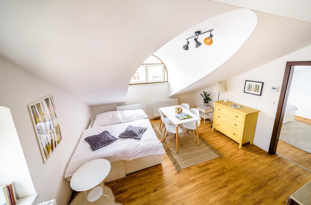 Rooftop Triplex Apartment In Centre Hradec Králové Екстериор снимка