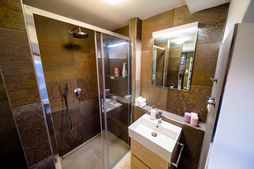 Rooftop Triplex Apartment In Centre Hradec Králové Екстериор снимка
