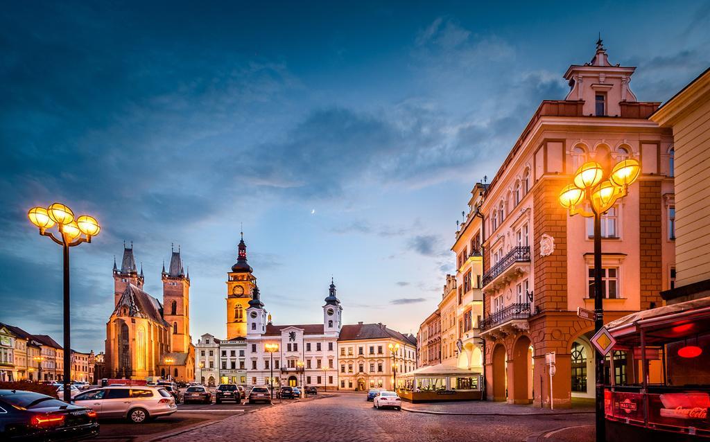Rooftop Triplex Apartment In Centre Hradec Králové Екстериор снимка